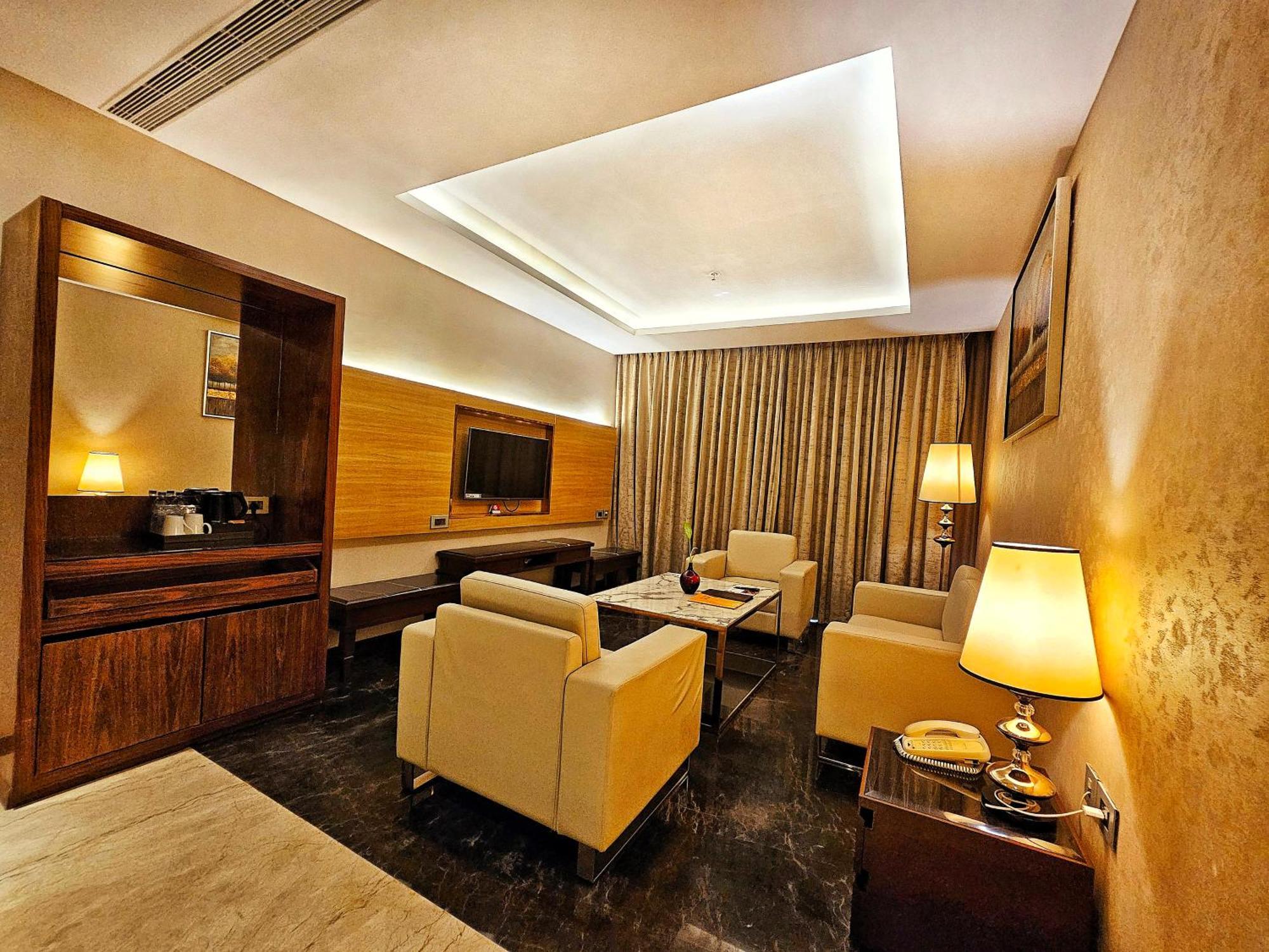 Uva Meridian Bay Resort & Spa Kundapura Exterior foto